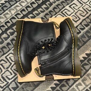 Girls dr martens